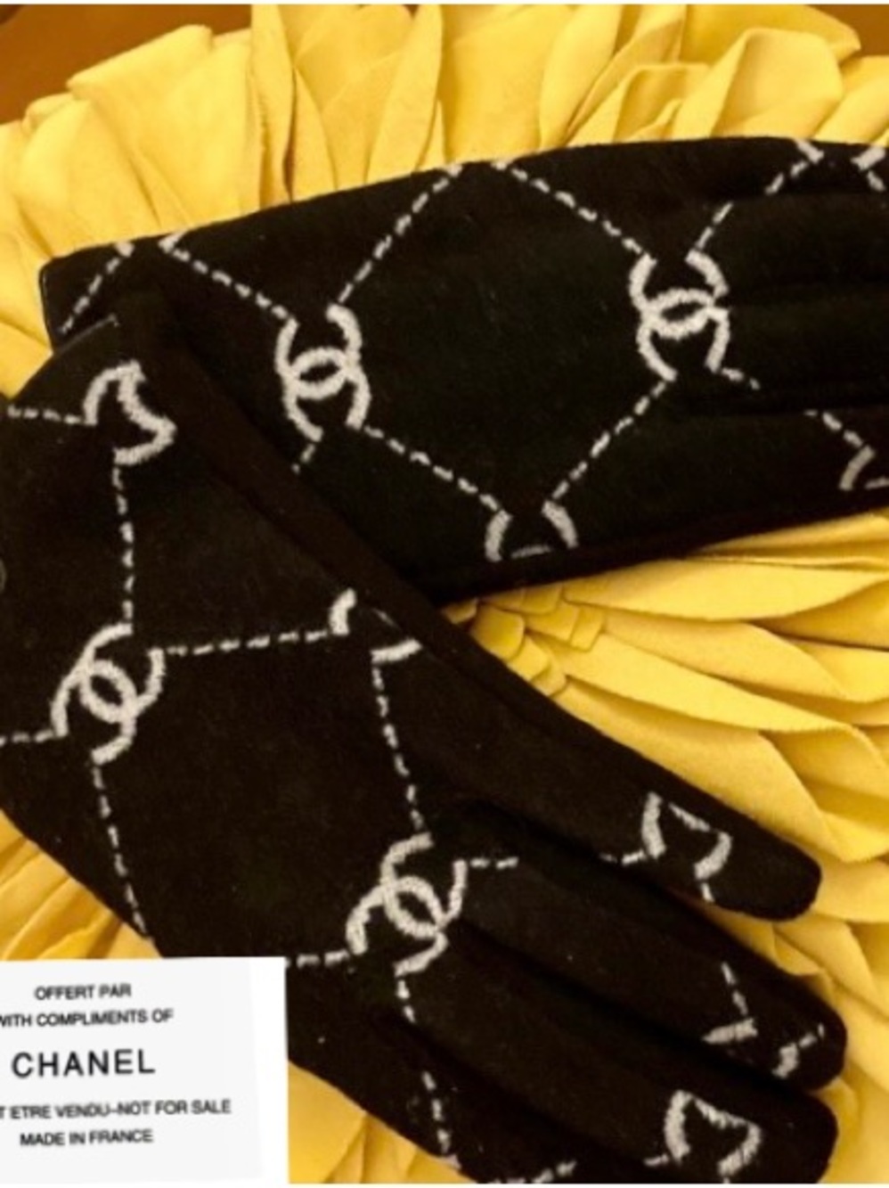 Luxury fashion Black White Gloves Chic Design gwp vip